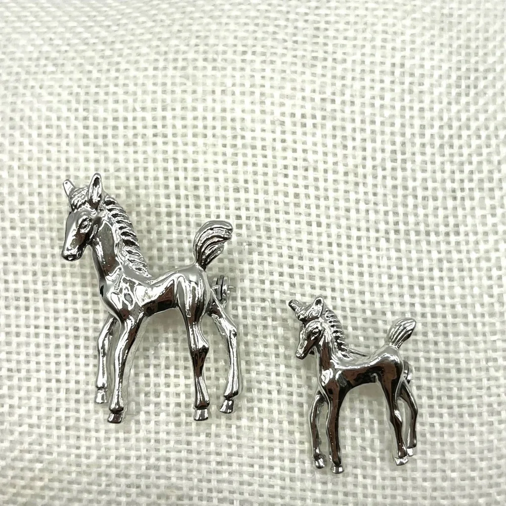 2 Silver Tone Horse Brooches Equestrian Foal Pony Ponies Scatter Pins Rodeo